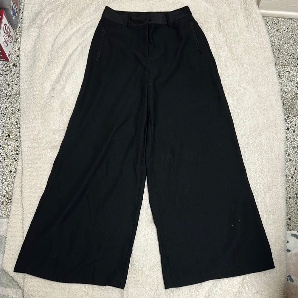 Elegant Black Wide-Leg Pants